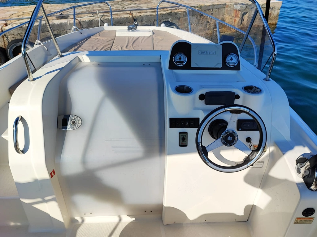 Quicksilver 675 activ 150HP - picture 10